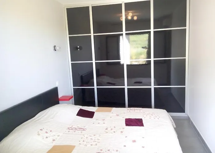 Apartmán A Di Tuda Avec Piscine Partagee
