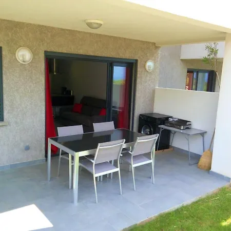 A Di Tuda Avec Piscine Partagee *