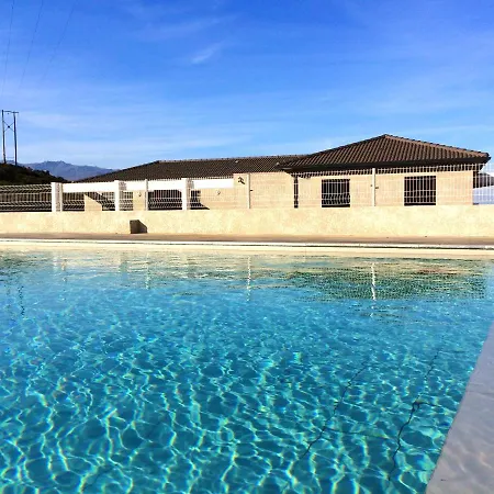 A Di Tuda Avec Piscine Partagee 아파트