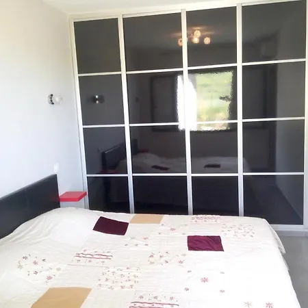 Apartment A Di Tuda Avec Piscine Partagee